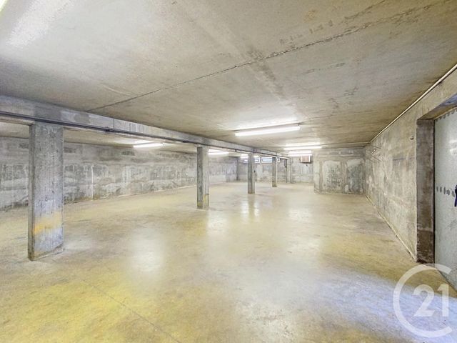 parking à louer - 200.0 m2 - LE MAY SUR EVRE - 49 - PAYS-DE-LOIRE - Century 21 Les Arcades